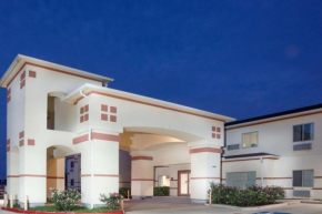 Отель Super 8 by Wyndham Brenham TX  Бренхем